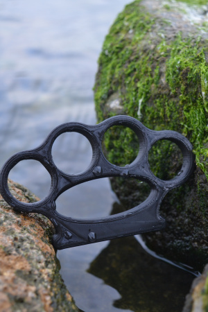 Кастет Мара