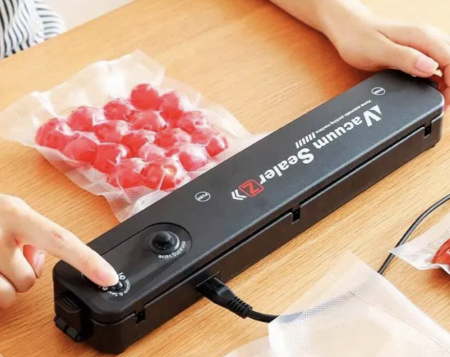 Машинка для вакуумации и запайки пакетов ВАКУУМАТОР ECG Keep Freshness 8226, чорний / 8226 Машинка для вакуумации и запайки пакетов ВАКУУМАТОР ECG Keep Freshness 8226, чорний / 8226