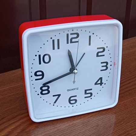 Часы Будильник № 8082 / JX-202 / 3016 (Квадратные) разные цвета
