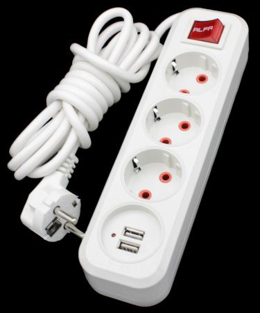 Удлинитель RLFR с заземлением 3 гнезда 5 метров + USB Удлинитель RLFR с заземлением 3 гнезда 5 метров + USB